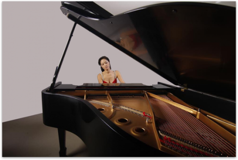 Pianist Kasey Kay